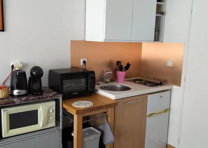 Au Sud De Lyon A *